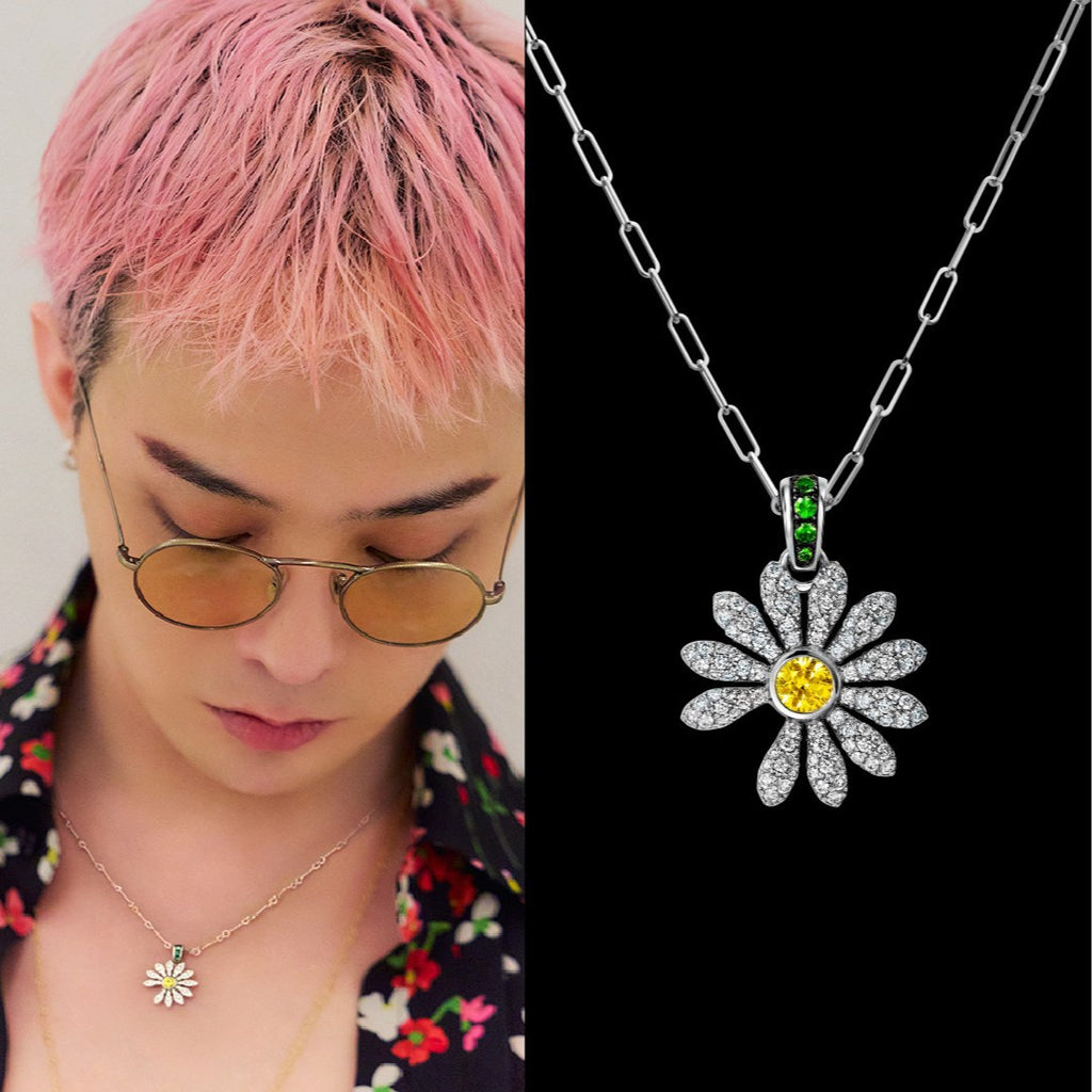 Daisy Diamond Pendant Necklace — Dainty Floral Crystal Pendant Necklace for Women | Elegant Gift Jewellery