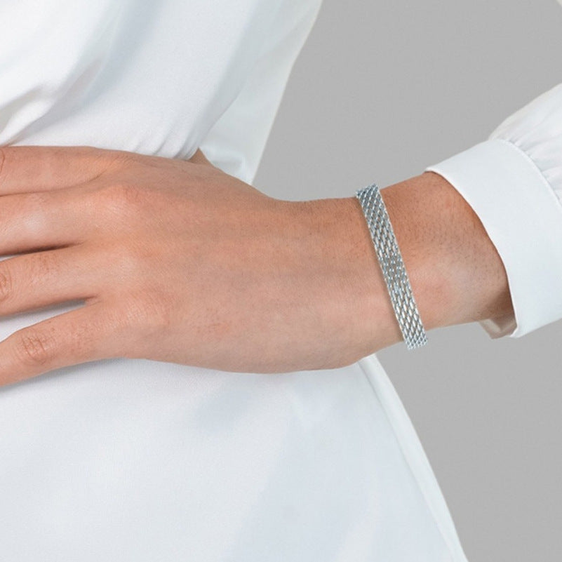 GlowLink Chain Bracelet – Gold & Silver Chic Wrist Jewelry